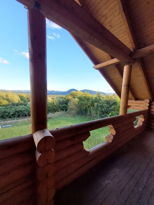 Будинок з дерева,новий у мальовничомуі затишному районі ,краєвид 10з10