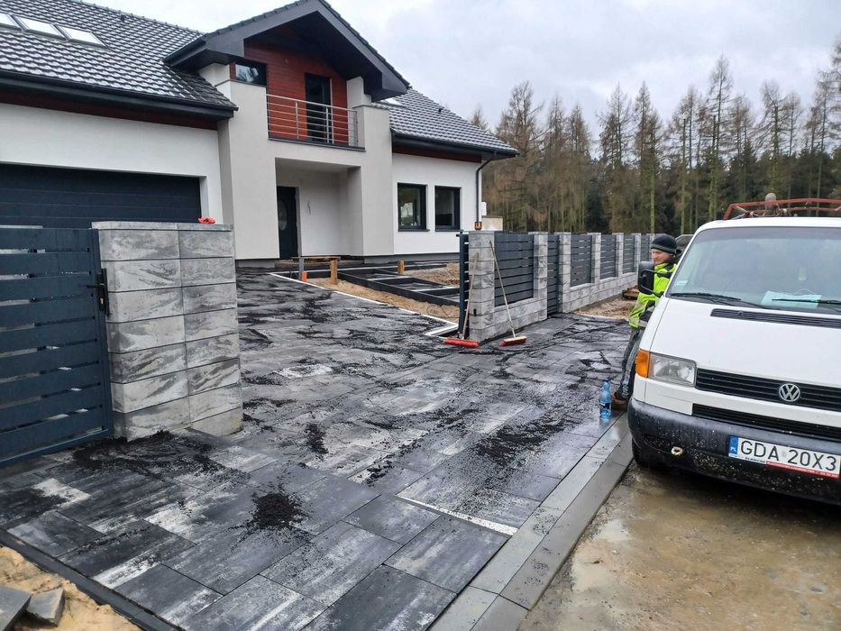 Układanie kostki. Kostka brukowa. Brukarstwo