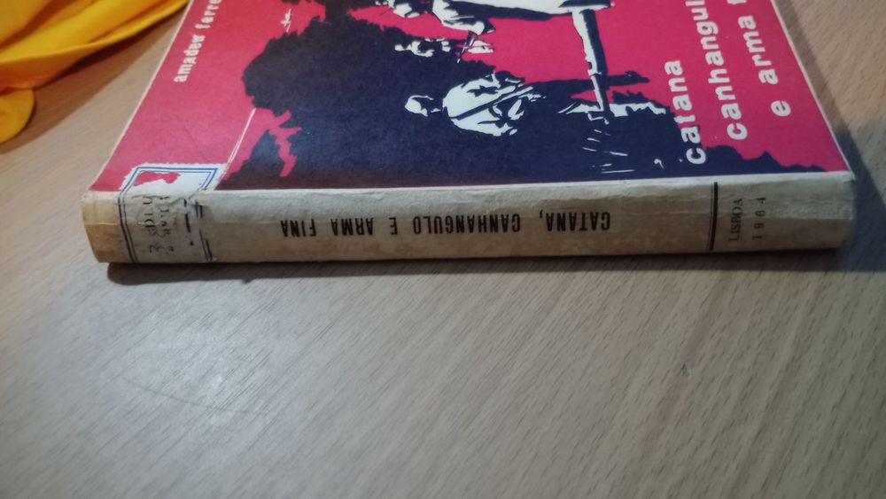 Livro antigo história