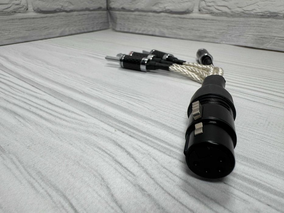 Adaptador XLR para Banana (XLR to Banana) – cabo Meze / Furutech Rhodium