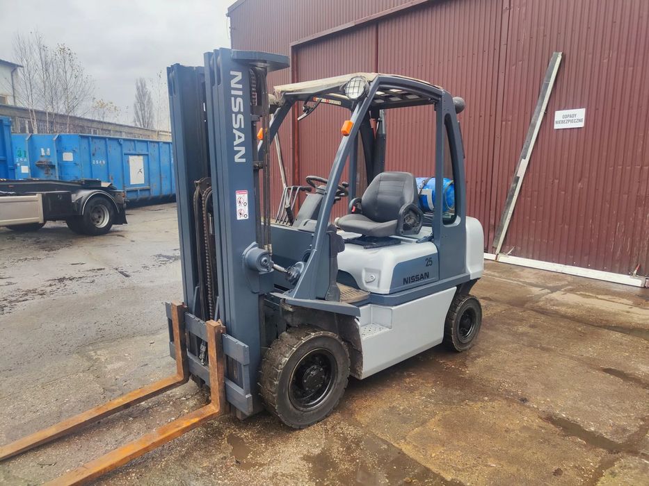 Nissan U1D2A25LQ  U1D2A25LQ, udźwig 2500kg, maszt triplex 4,4m, wolny skok