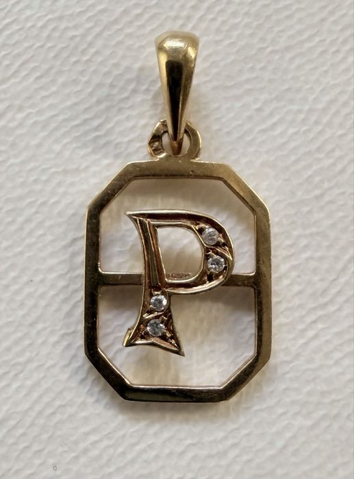 Meldalha em ouro com inicial para fio 19,2k