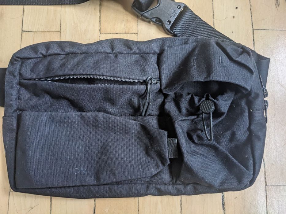 Бананка або поясна сумка Riot Division чорна