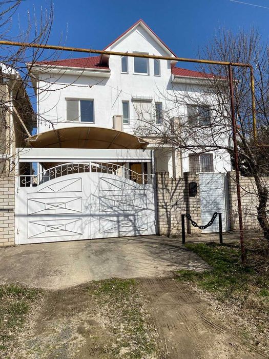 Аренда добротного нового дома на берегу моря Каролино Бугаз