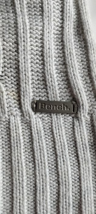 Długi sweterek z kapturem S Bench