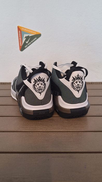 Кросівки Nike Lebron Witness VII DM1123 100, US10.5 E44.5 28.5CM