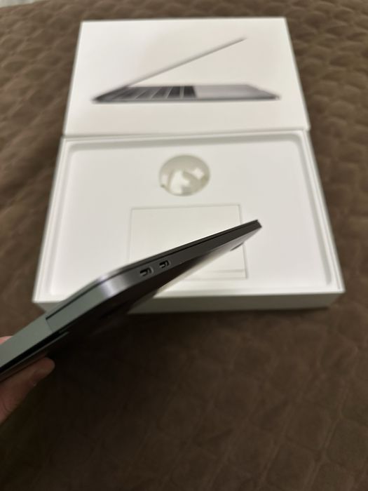 MacBook Pro 13 2017 256 gb