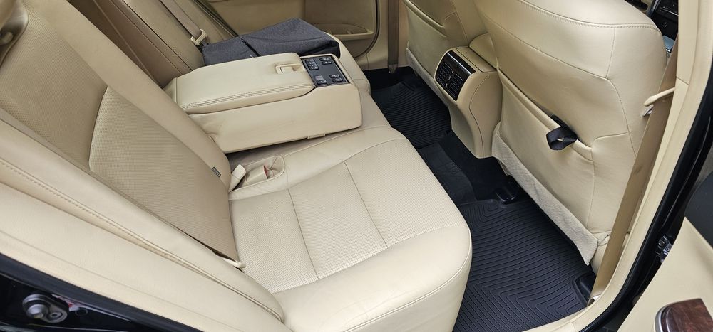 Продам Toyota Camry PREMIUM