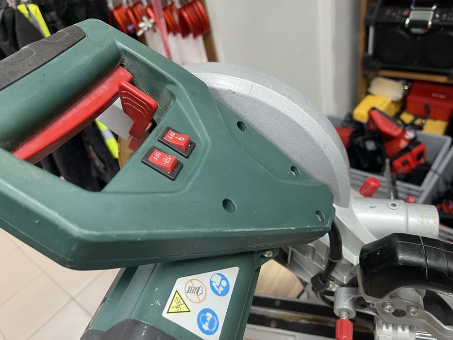 Metabo KGS 216 M / дискова пила з протяжкою  Метабо