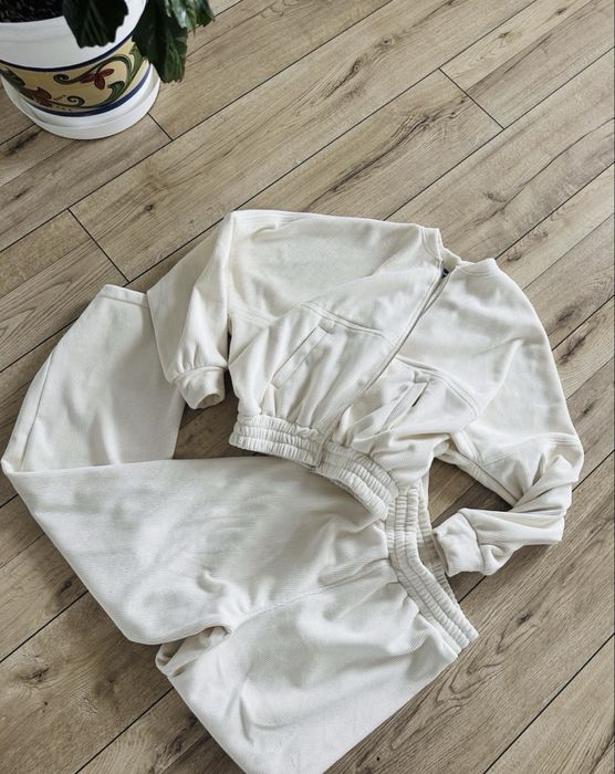 Жіночий костюм,жіночий прогулянковий костюм