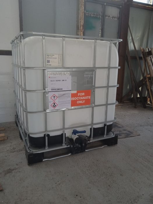 Єврокуб і бочки пластикові