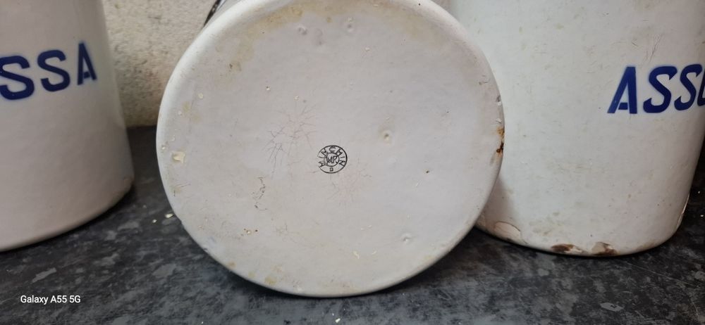 Potes vintage em esmalte