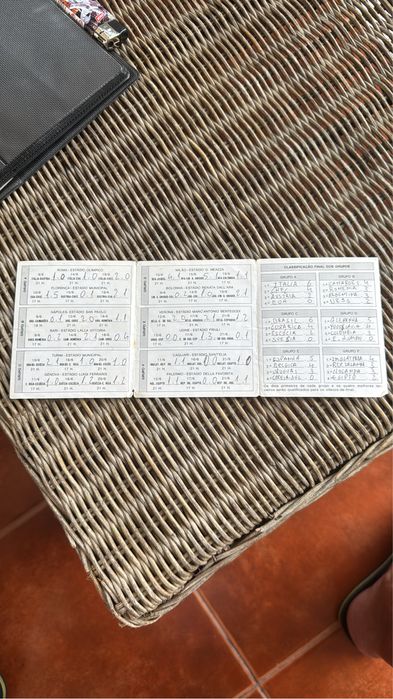 Vendo Bilhetes de futebol e concertos