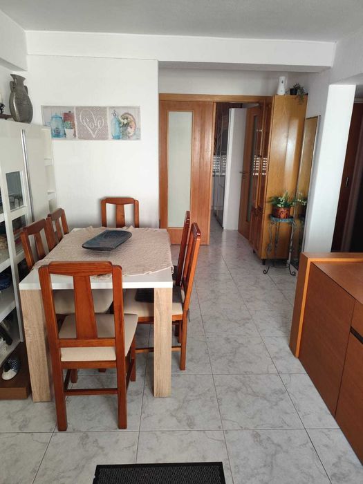 Quarto para estudante ou jovem trabalhador – despesas incluídas, junto a Metro e autocarros