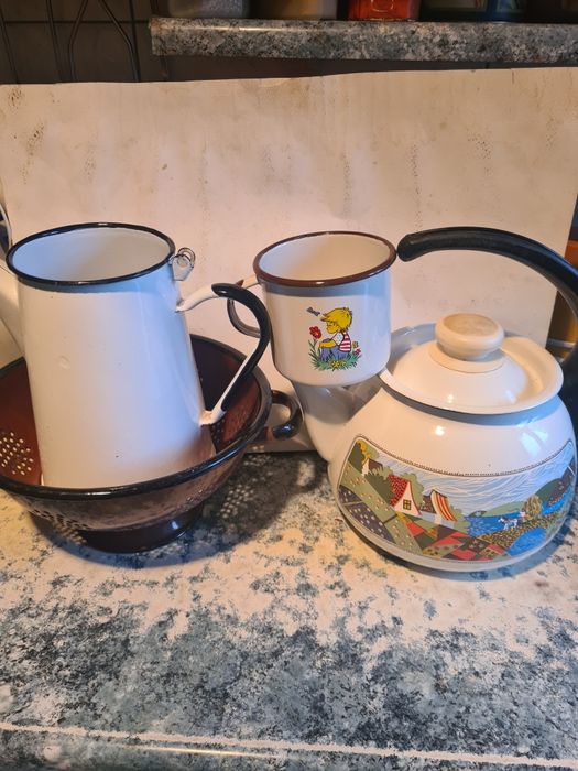 Dzbanek dzban na wodę emaliowany sygnowany Emalia Olkusz niebieski PRL