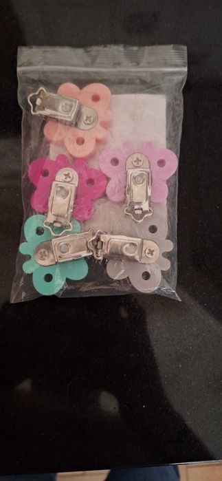 Clipes em formato de borboleta para chupetas e brinquedos