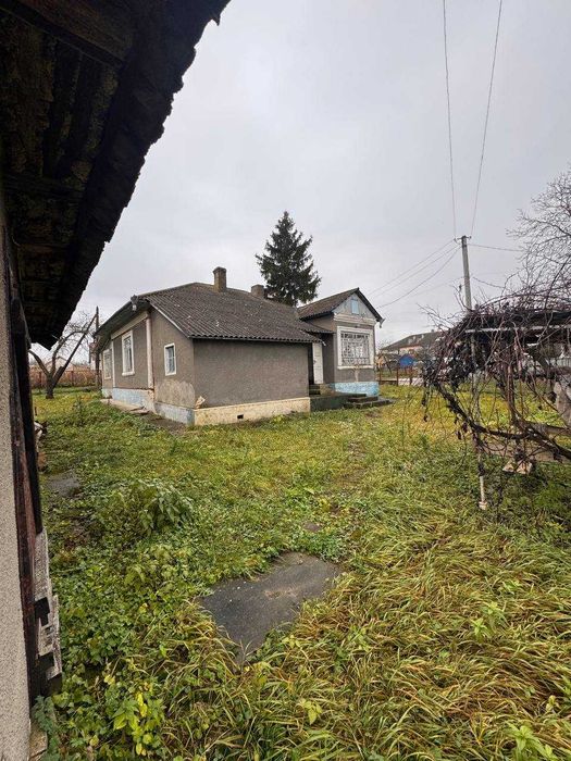 Продається одноповерховий будиночок у Кельменцях