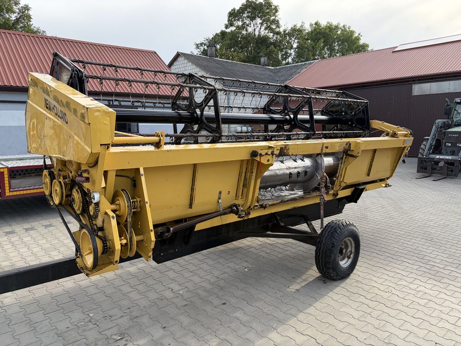 Kombajn zbożowy New Holland TX 62 PLUS
