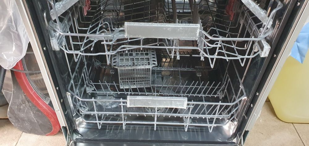 Посудомийка машина Whirlpool 6th sense