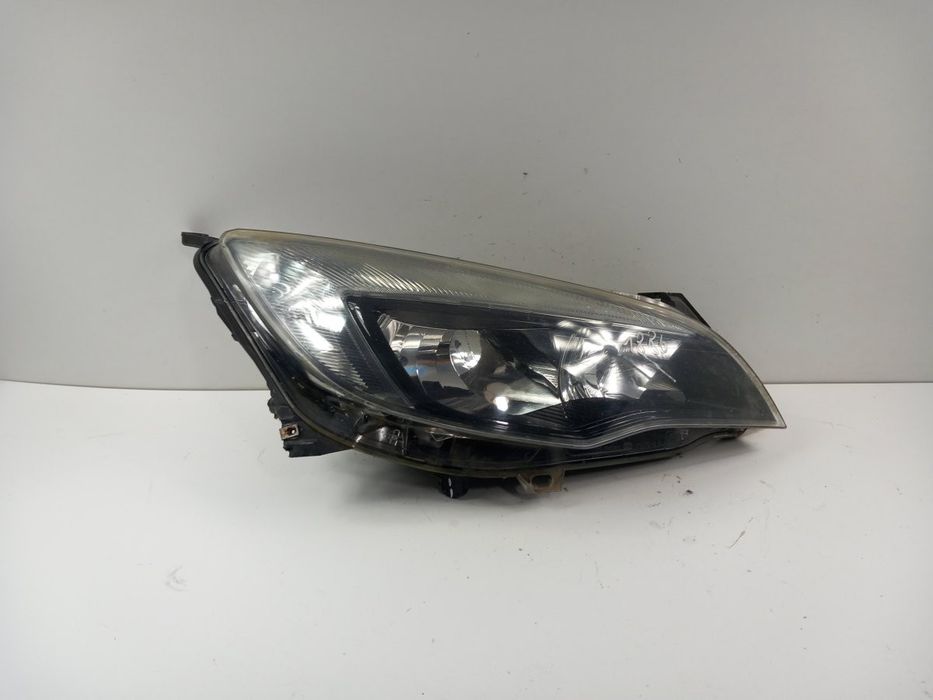 Opel Astra J Lampa Przód Prawa