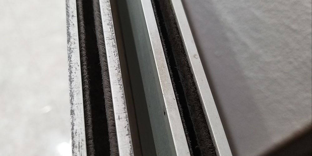 Janelas mosquiteiras.