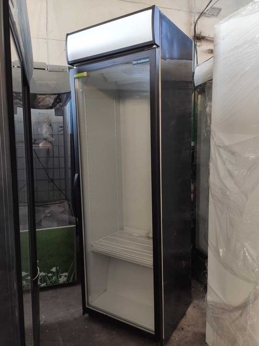 Холодильна шафа вітрина скляна UBC Dynamic Сірий. Відмінний стан!