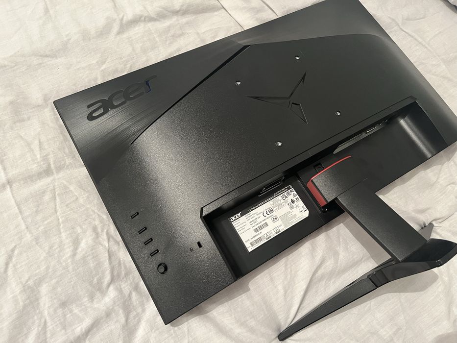 Монітор Aser KG242Y як новий