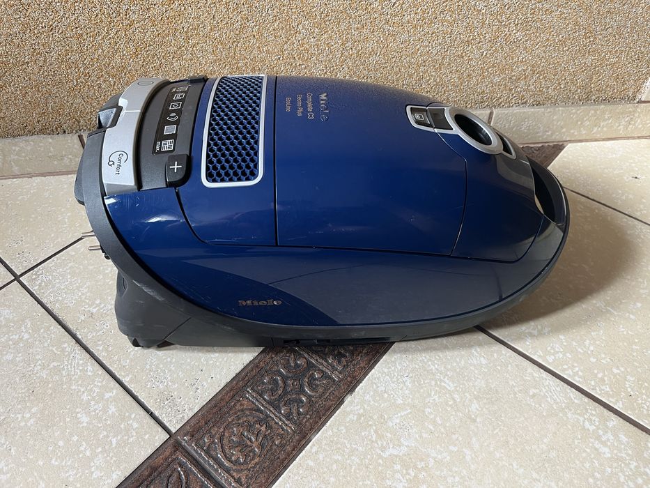 Odkurzacz workowy Miele Complete C3