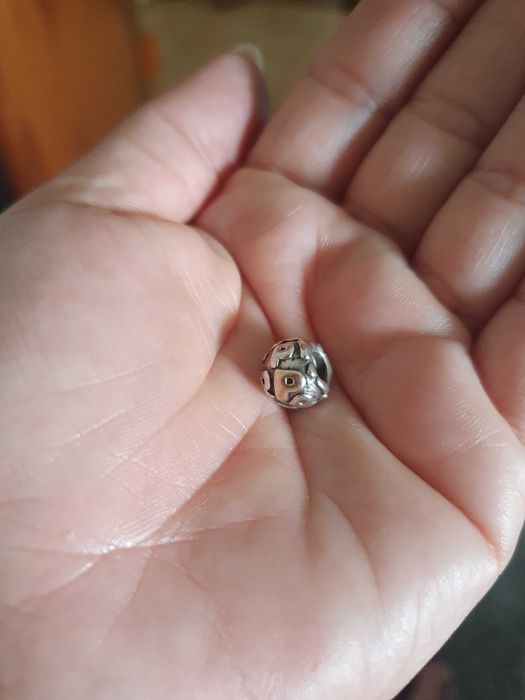Peça pandora ( P) prata e ouro