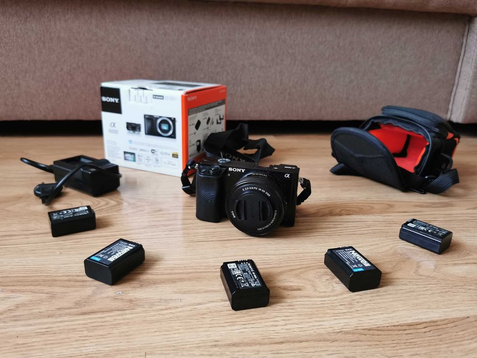 SONY ILCE-6000L (a6000L) z obiektywem 16-50 OSS