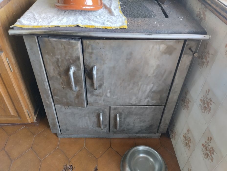 Vendo fogão a lenha