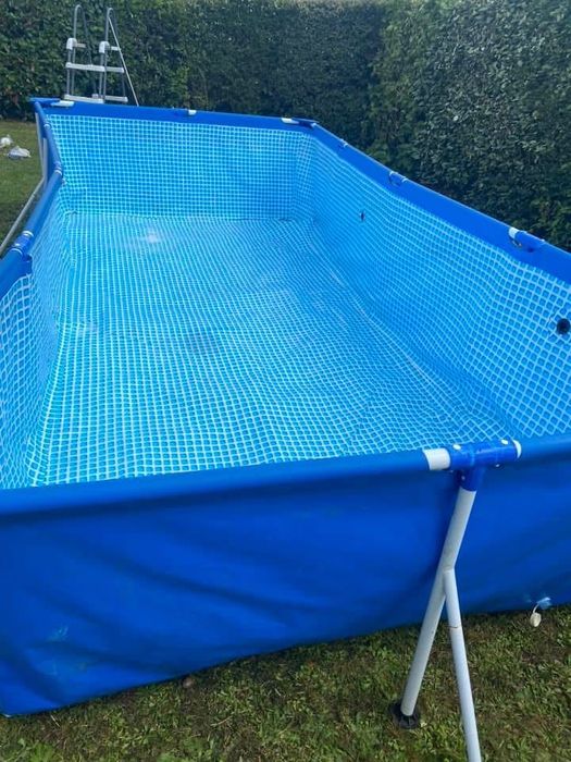 Piscina de 4,50 de comprimento e 2,50