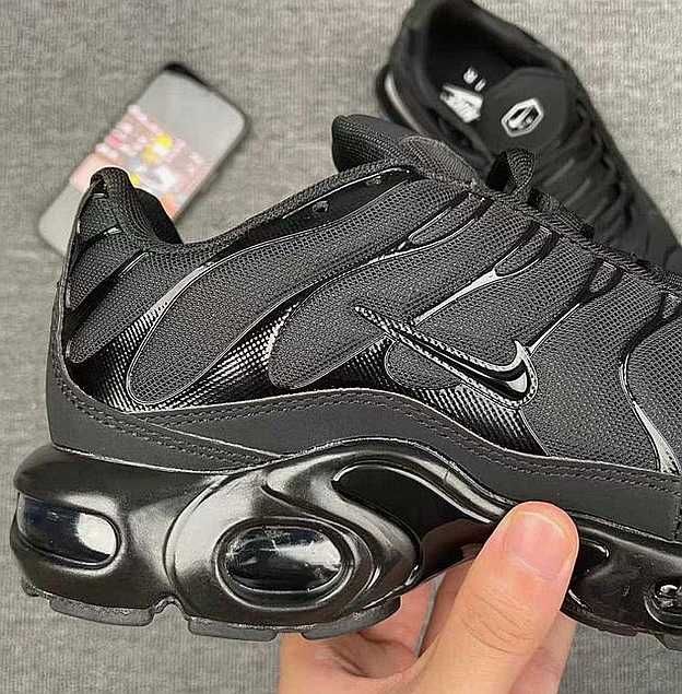 Nike_Air_Max_TN_Plus_Black_Rozmiar.40