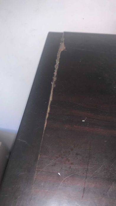 Cómoda vertical com várias gavetas