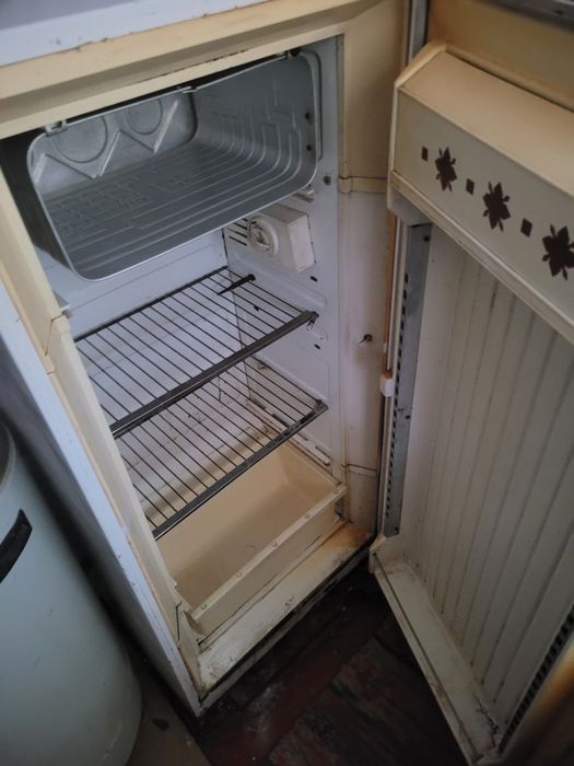 Холодильник в робочому стані