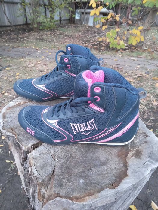 Продам детские кросcовки фирмы EVERLAST