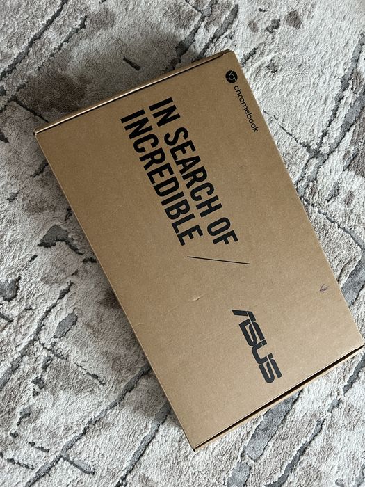 Продам ноутбук ASUS C433T в ідеальному стані!!