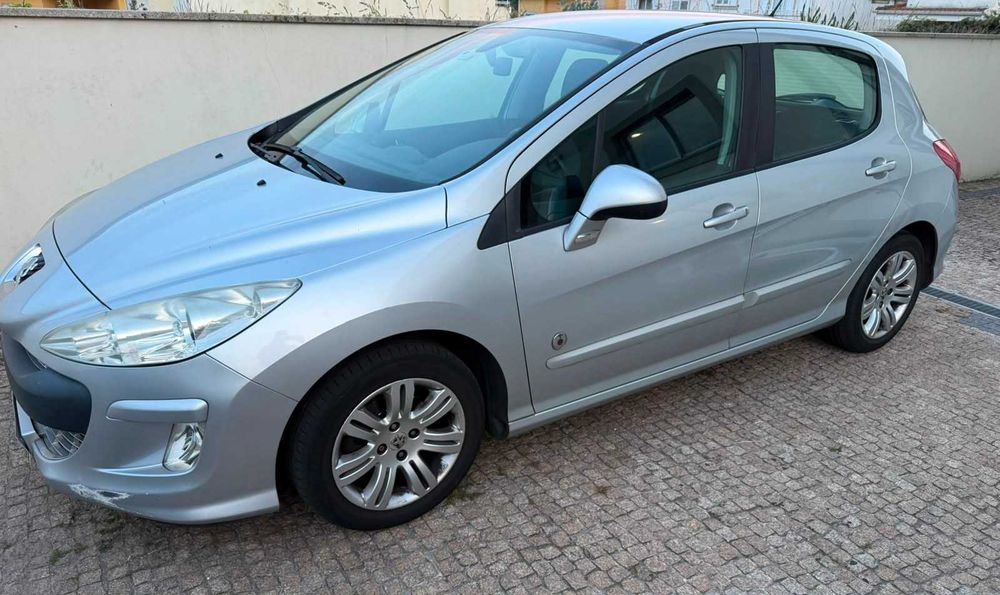 Venda de carro em excelente estado só com um dono