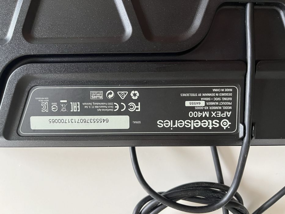 Teclado steelseries apex m400