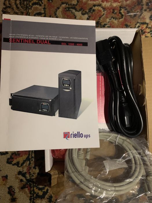 Источник бесперебойного питания UPS 3300-4000Италия