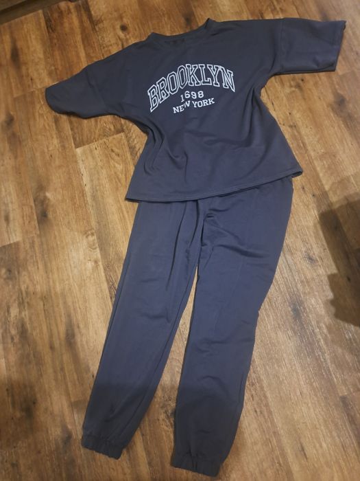 Женские костюмы спорт