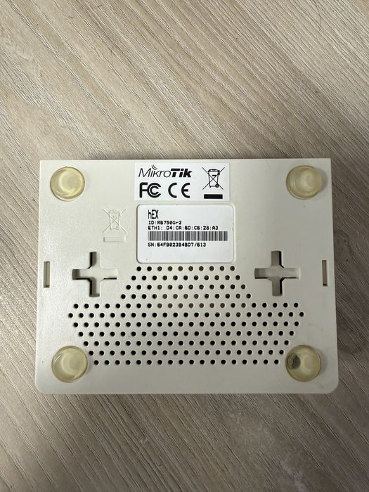 Роутер / Маршрутизатор MikroTik hEX (RB750r2)