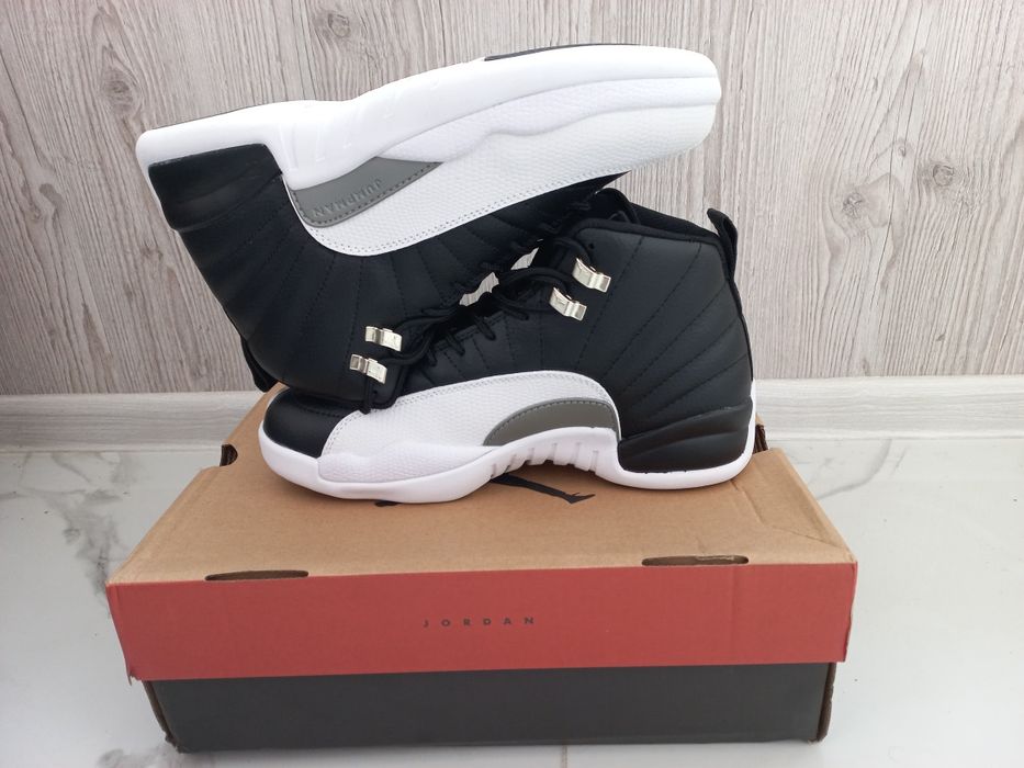 Jordan 12 Retro Mid Playoff nike.