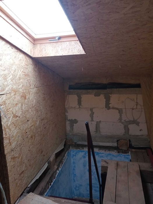 Продаж 2 кім. квартири з мансардою у с. Зимна Вода