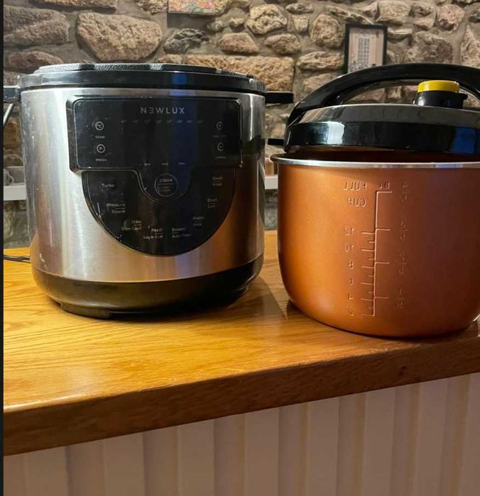 Equipamento de cozinha e eletrónico para café/restaurante