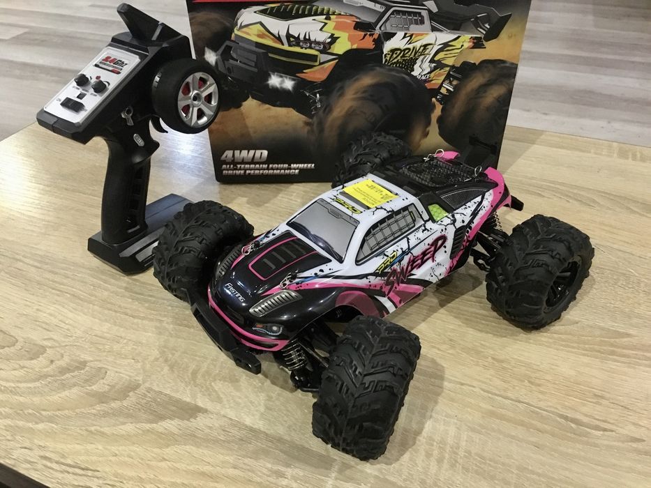Продам нову радіокеровану машинку RC Pro