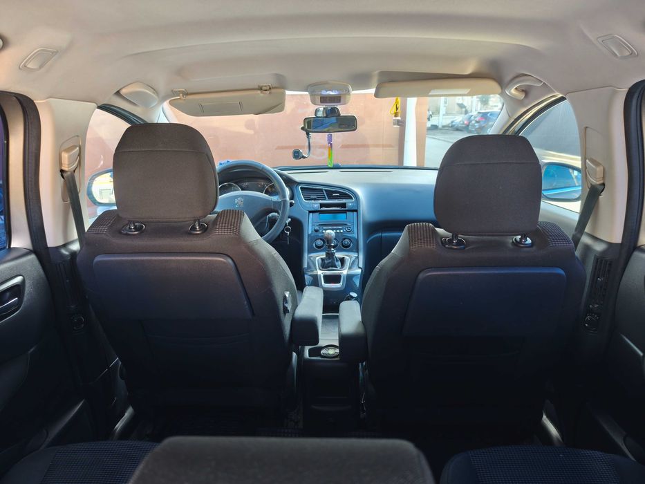 Продаж авто peugeot 5008 в хорошому стані