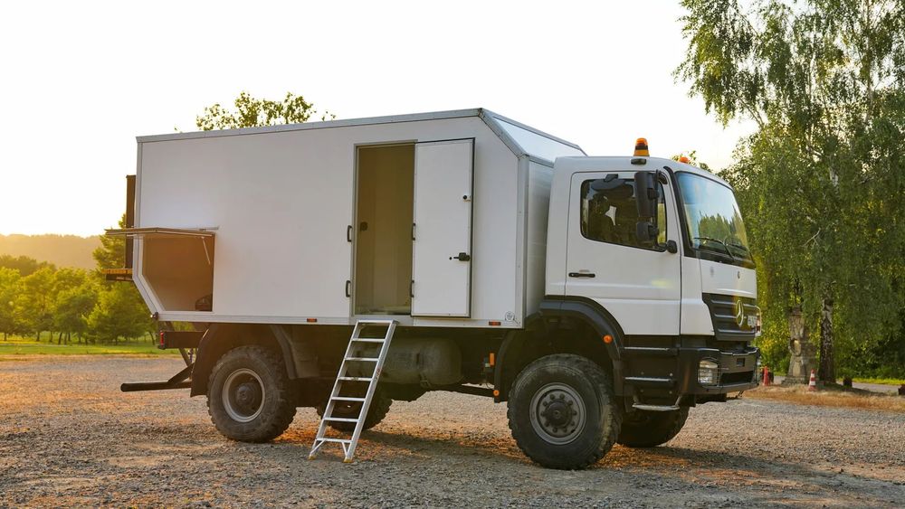 Mercedes-Benz Axor 1828 4x4  Mercedes Atego 4x4 Camper, 23100 km oryginalny przebieg, NOWA Zabudowa