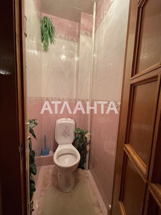 Трехкомнатная квартира с большой кухней студией