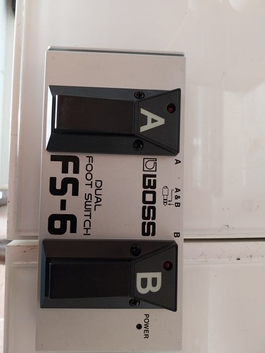 Ampli Roland 80X + pedais Boss